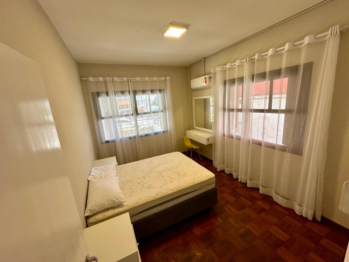 Beachside Retreat: Steps From Farol Hill And Violão Lagoon Apartment